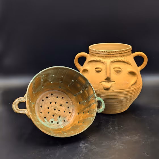 Vase anthropomorphe & Faisselle